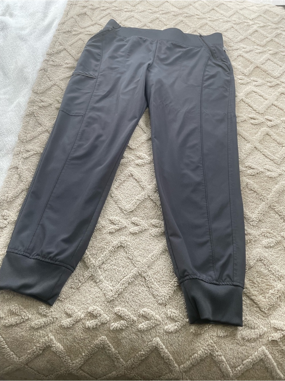 Infinity Women's Gray Scrub Jogger Pants
Size Large Medical Staff.